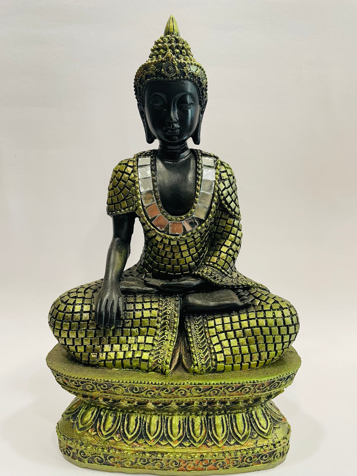 THE BUDDHIST SHOP Buddha Statue 9" Home Decor