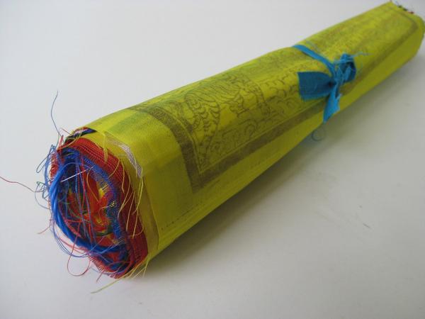 THE BUDDHIST SHOP Single roll of Horizontal Tibetan Prayer Flags ~ 25 flags each 