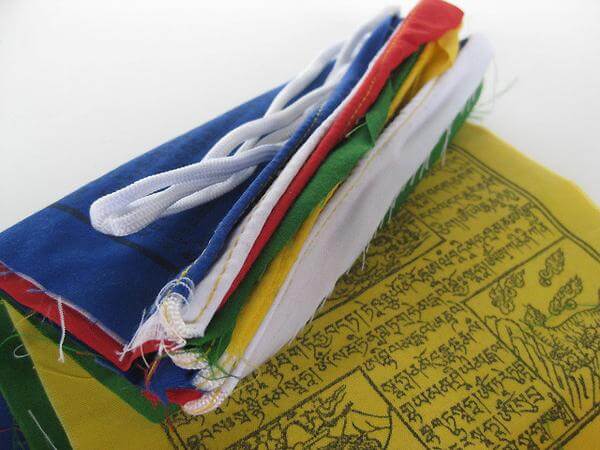 THE BUDDHIST SHOP Single roll of Horizontal Tibetan Prayer Flags ~ 10 flags each 